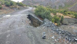 elazigda koy yolunda cokme 7j2pgGtZ.jpg