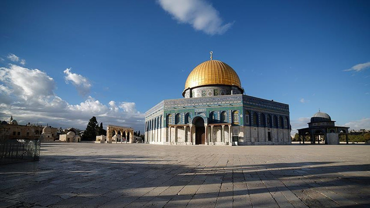 mescid i aksada fatiha testi asiri sagci israil destekcisi youtuber iceri giremedi v8URNNQB.jpg
