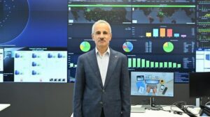 mobil ve sabit hatlardan 818 milyar dakika gorusuldu eID6Psqk.jpg