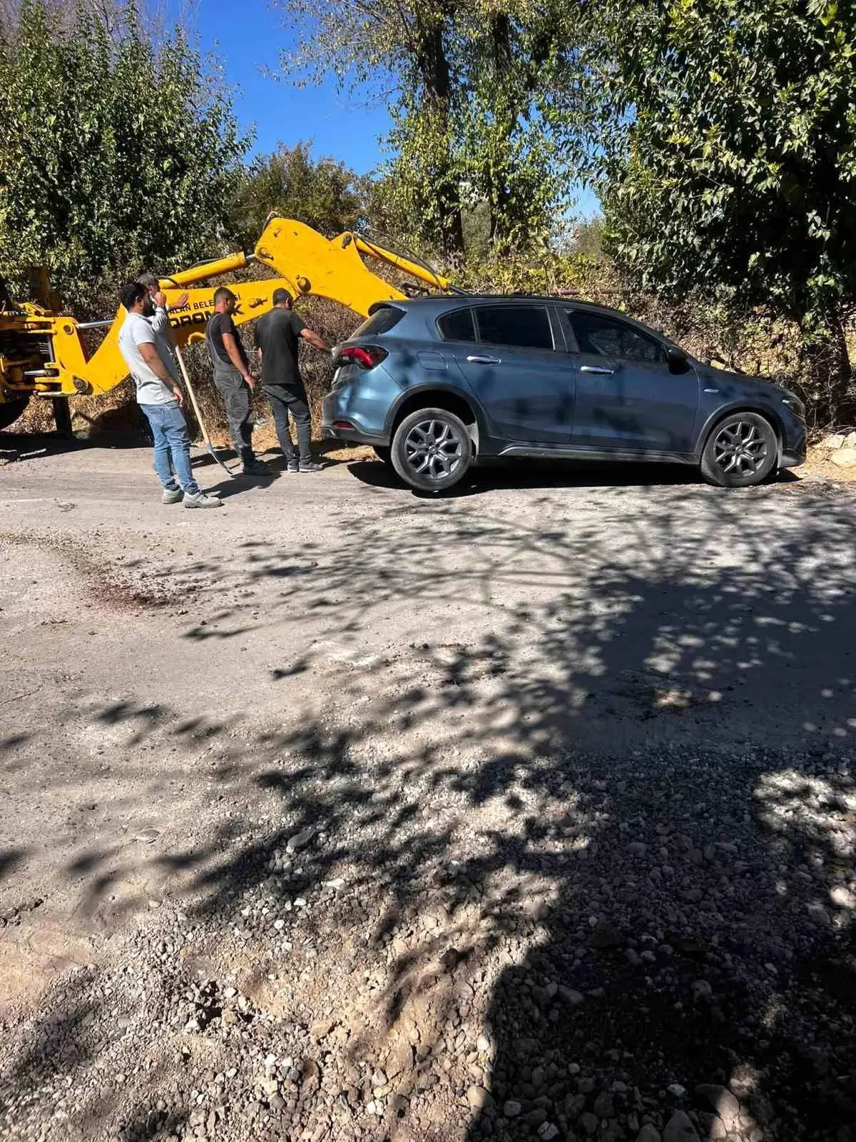 Siirt’te Otomobil Çukura Düştü, Yaralı Yok