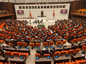 trafik cezalarinda artis ve yeni duzenlemeler tbmmde gorusuluyor dCfBwD9s.jpg