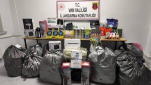 vanda gumruk kacagi malzeme ele gecirildi XW6NPCSk.jpg